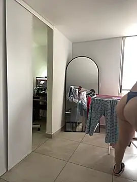 kimberlyhills1 online show from November 20, 8:10 pm