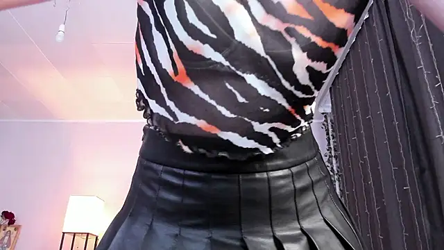 ReddHotPipper online show from February 18, 3:49 am