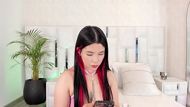 im nika  online show from October 2, 12:43 pm