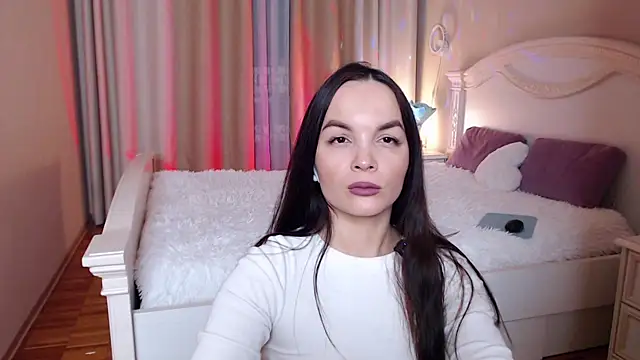 Snapshot of Avylew chatting on October 12, 8:44 pm Avylew online show from October 12, 8:44 pm
