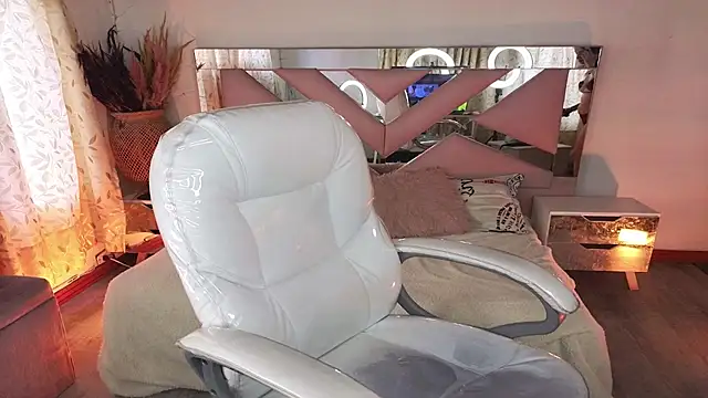 Mia Fischer online show from December 2, 7:27 pm