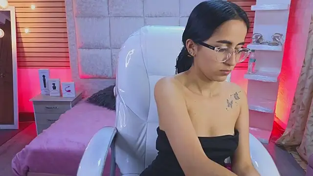 Mia Fischer online show from April 21, 11:28 am