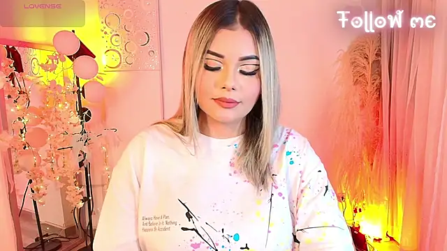 Ladydream1 online show from September 12, 11:45 pm