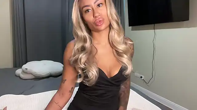 CoCo-Queen online show from June 7, 1:56 am