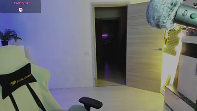 whoa-hoa-hoa-hoa-hoa online show from December 21, 9:30 pm