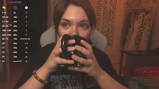 whoa-hoa-hoa-hoa-hoa online show from April 19, 6:43 pm