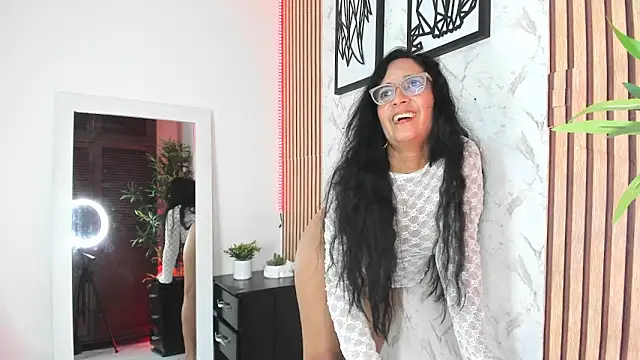 Snapshot of AnnaArela chatting on October 1, 6:57 pm AnnaArela online show from October 1, 6:57 pm