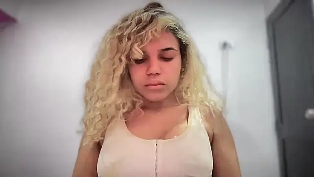 brithneysquirt online show from December 15, 6:07 am