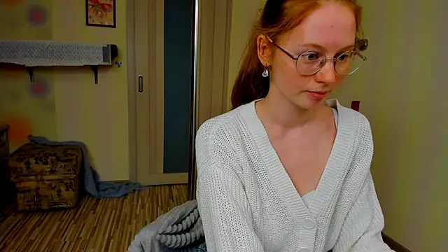 Snapshot of Fire_Luna chatting on October 6, 4:51 am Fire Luna online show from October 6, 4:51 am