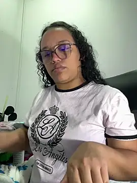 Snapshot of angela_angels_ chatting on September 30, 7:36 am angela angels online show from September 30, 7:36 am