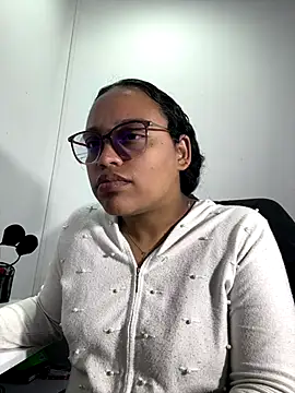 Snapshot of angela_angels_ chatting on September 25, 1:48 am angela angels online show from September 25, 1:48 am