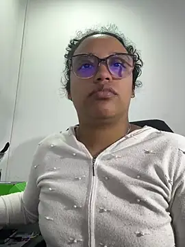 Snapshot of angela_angels_ chatting on September 24, 1:37 am angela angels online show from September 24, 1:37 am