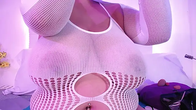 Nicol Love0 online show from April 25, 12:41 pm