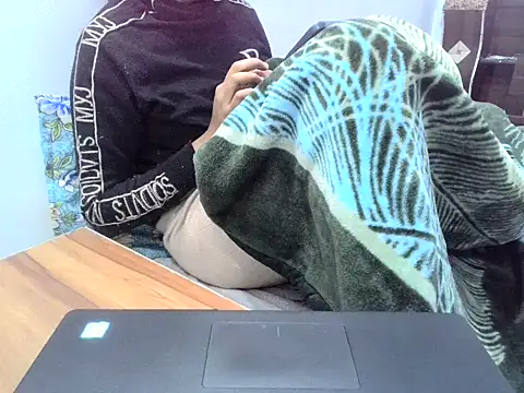 DOLL CUTY online show from December 4, 3:57 pm