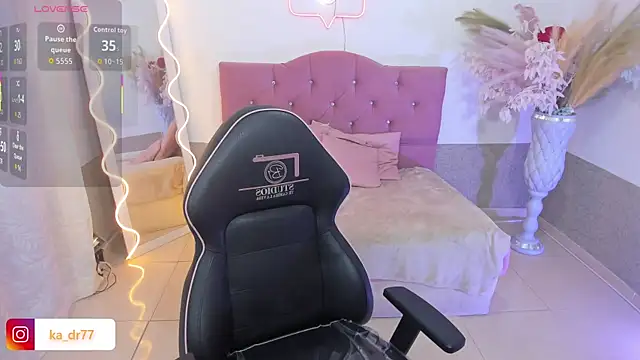 kendra tay online show from April 23, 3:03 am