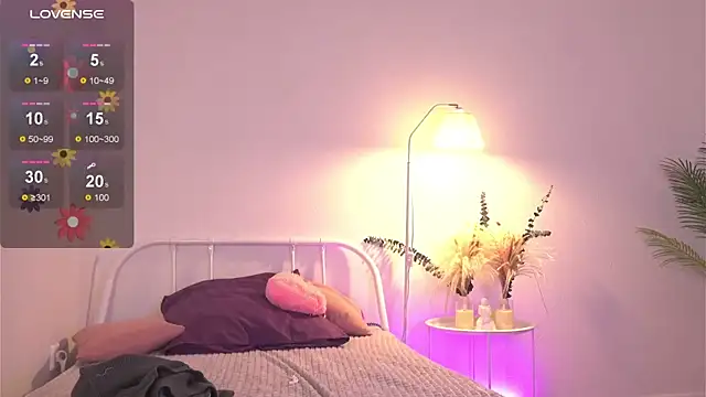 tender babyy online show from September 11, 1:00 pm