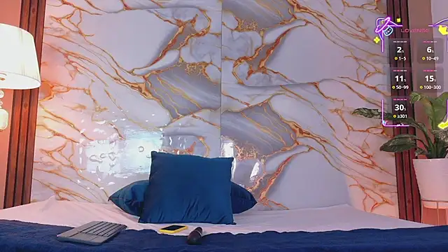 samanthaecheverry online show from April 25, 7:44 pm