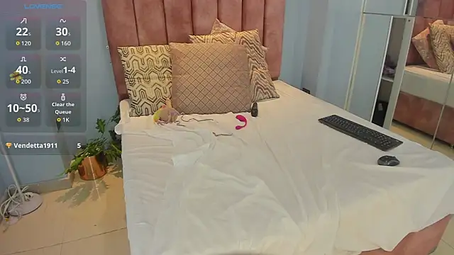 lou rosse  online show from June 11, 12:32 am