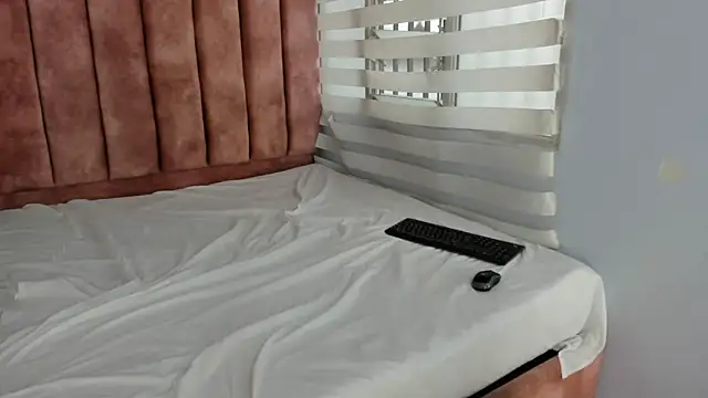 Snapshot of lou_rosse_ chatting on October 8, 8:35 pm lou rosse online show from October 8, 8:35 pm