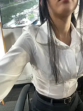 Amy Kiitty  online show from April 22, 1:08 pm