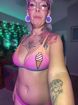 Eva Monroe- online show from December 3, 6:10 pm