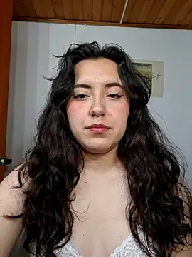Emi chik online show from July 12, 9:32 am