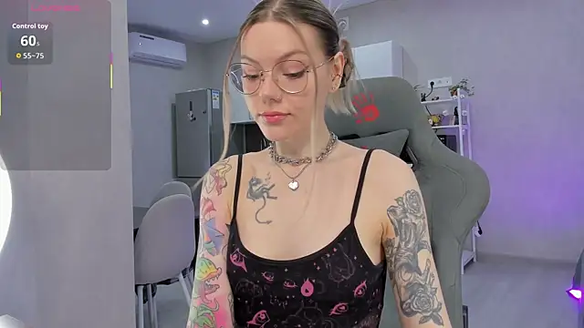 Marta May  online show from April 28, 12:09 pm