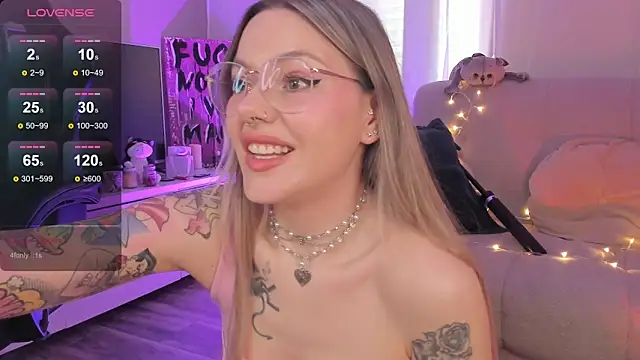 Snapshot of Marta_May_ chatting on September 11, 3:34 pm Marta May online show from September 11, 3:34 pm