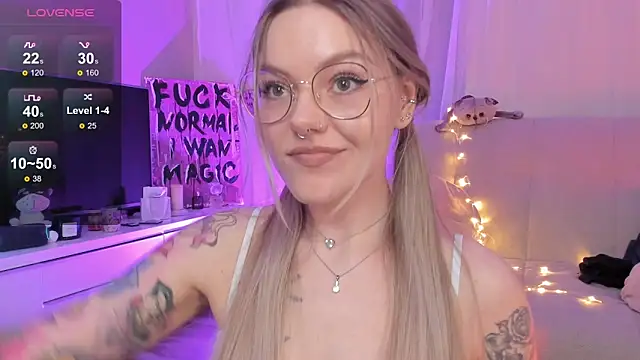 Snapshot of Marta_May_ chatting on September 27, 4:14 pm Marta May online show from September 27, 4:14 pm