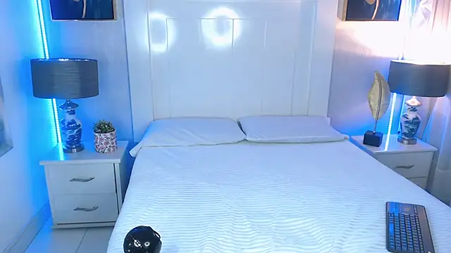 Ivyy Crystal online show from April 25, 1:14 pm