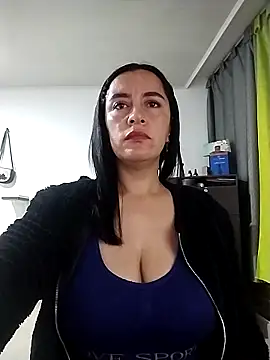 hailey85 online show from April 17, 11:40 pm