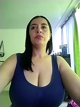 hailey85 online show from April 18, 8:20 pm