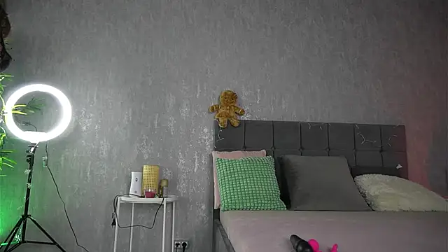 KatelynSparks online show from December 15, 7:02 am