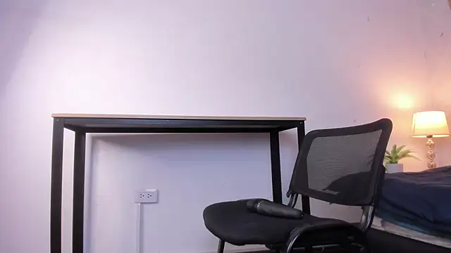 Caroline dh online show from April 21, 11:28 am