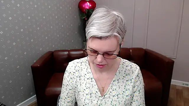 Cutie Erikaa1 online show from April 26, 2:20 am