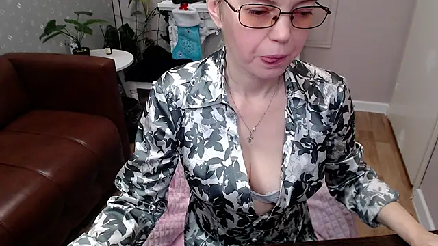 Cutie Erikaa1 online show from January 17, 3:03 am