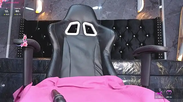 Kitty fox b online show from March 31, 8:09 pm