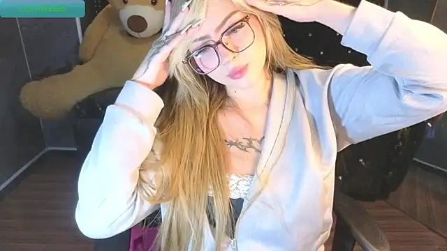 Kitty fox b online show from November 24, 1:02 pm