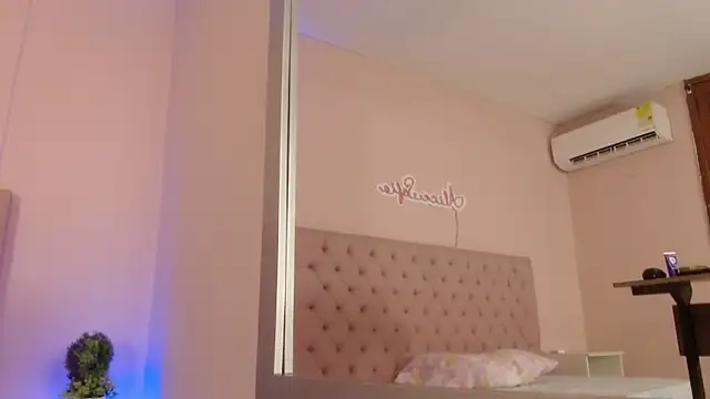 alice sofia online show from October 21, 1:37 pm