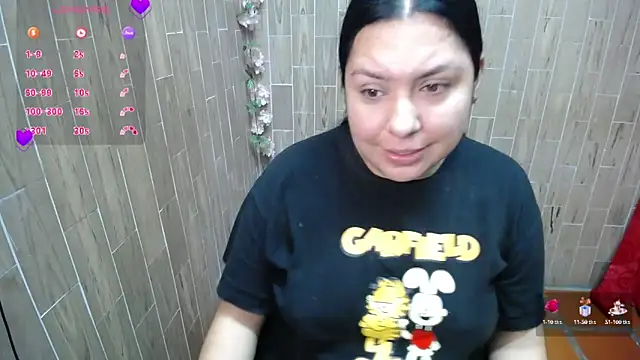 Snapshot of solyeria chatting on October 12, 2:14 am solyeria online show from October 12, 2:14 am