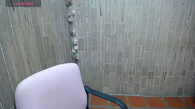 Snapshot of solyeria chatting on October 11, 2:05 am solyeria online show from October 11, 2:05 am