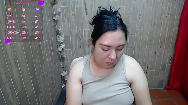 Snapshot of solyeria chatting on October 7, 4:39 am solyeria online show from October 7, 4:39 am