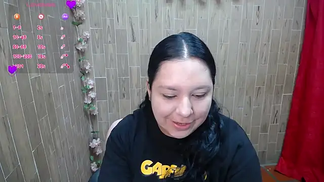 Snapshot of solyeria chatting on October 18, 2:14 am solyeria online show from October 18, 2:14 am