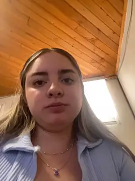 imlindapink online show from April 10, 7:31 pm