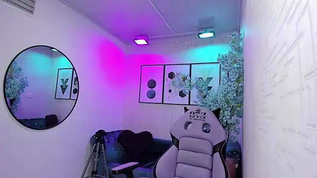 Tiara rr online show from April 26, 3:04 am