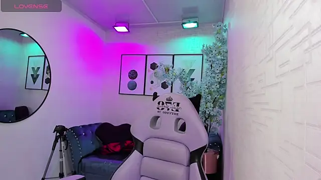 Tiara rr online show from April 25, 3:31 am