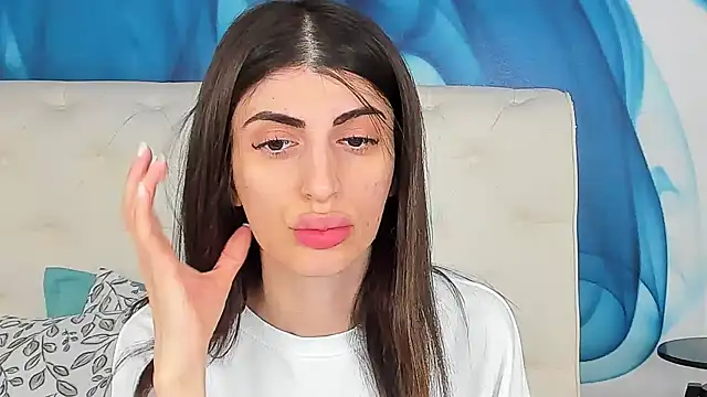 SkinnyDolly online show from April 24, 3:20 am