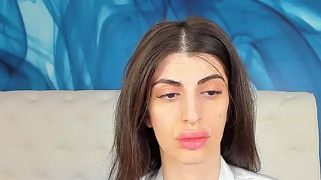 SkinnyDolly online show from April 18, 3:09 am