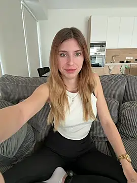 emma05 online show from March 13, 6:47 am