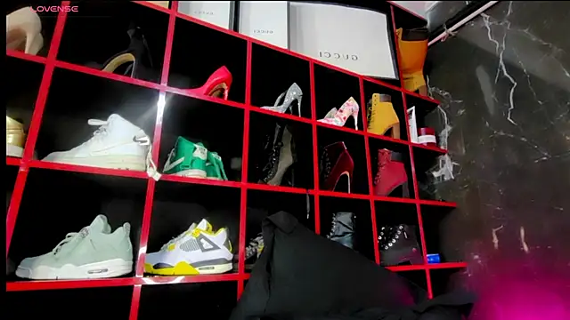 Indianbrownie online show from April 23, 3:14 am